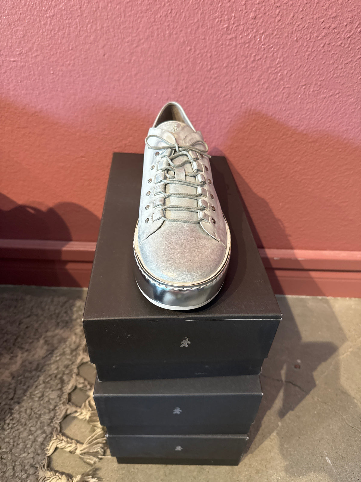 Sneaker metal sport