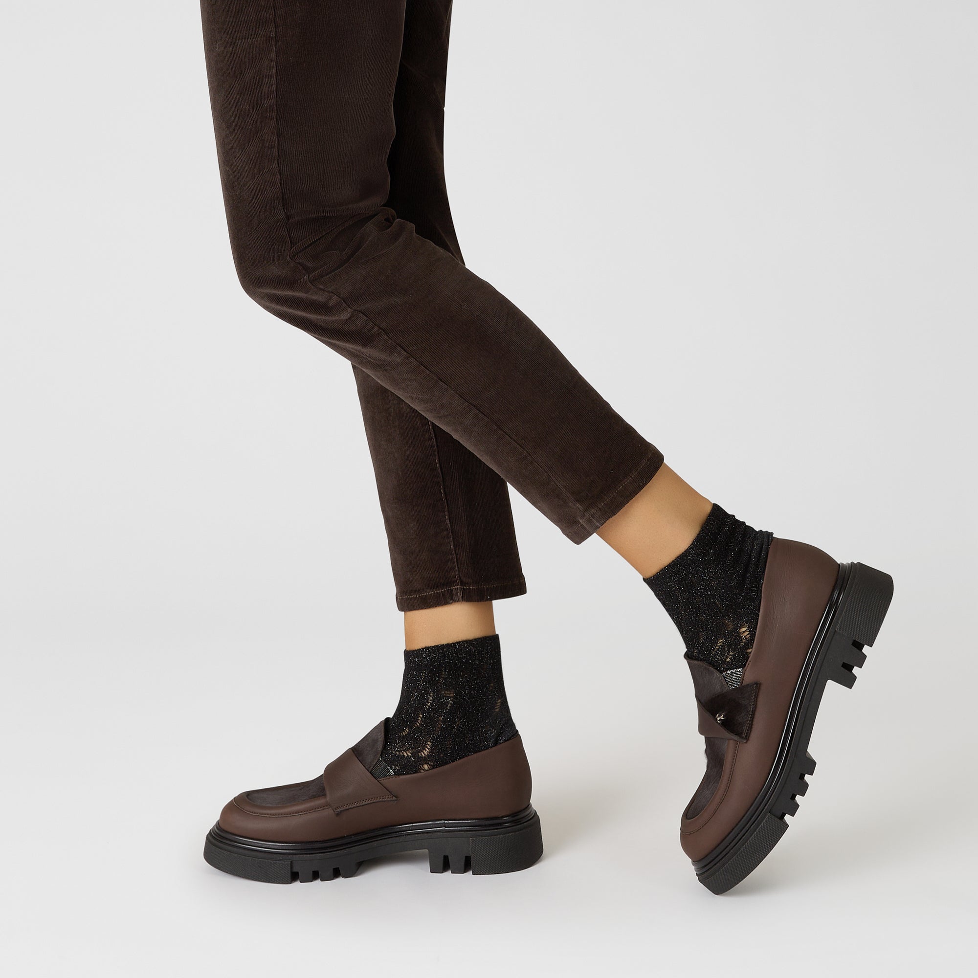 Moccasin in Norton and Pony Sfumato