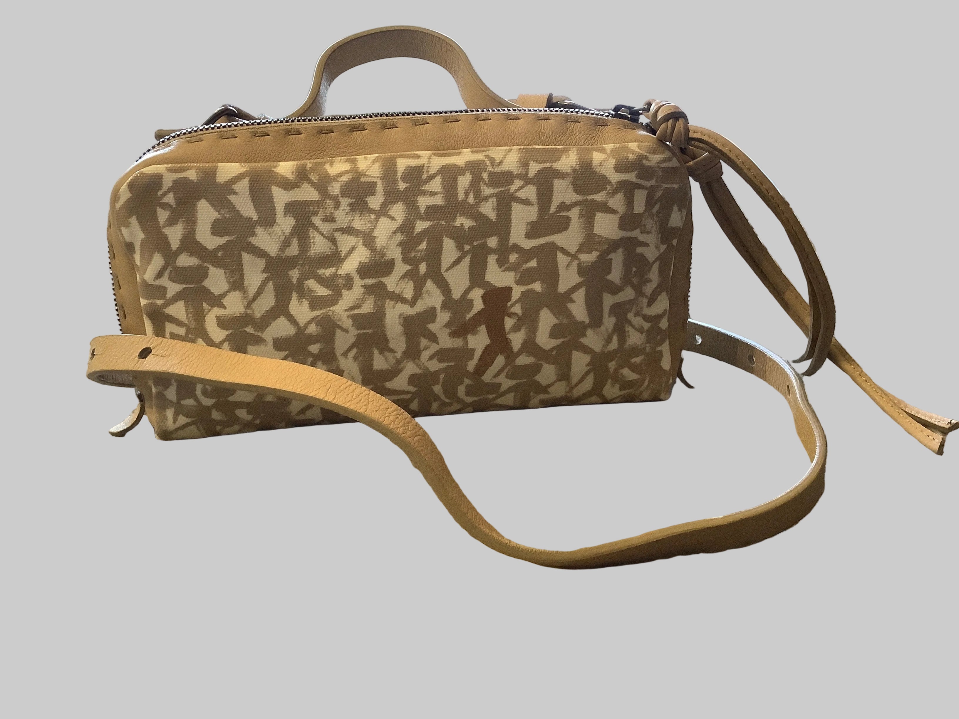 Archival Treasure Henry Beguelin Box S Omino Stand Out Beige handbag