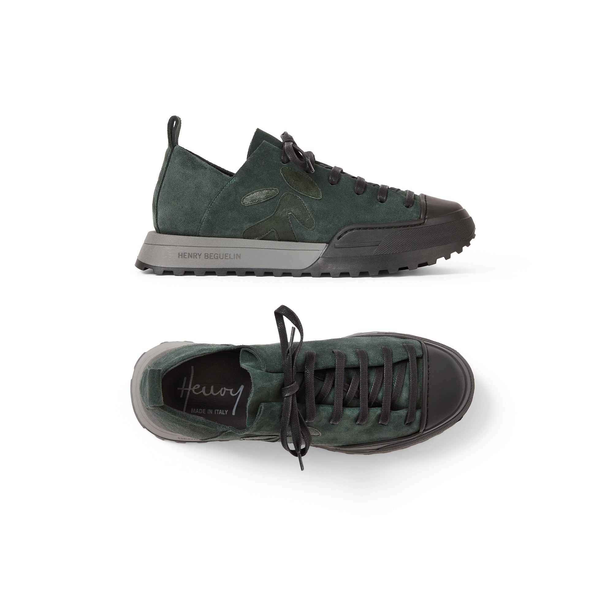 Sneaker in Suede