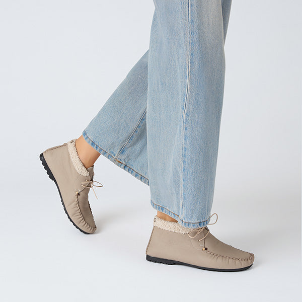 Lace-Up Moccasin Norton
